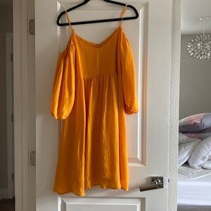 Fun yellow dress. Comfy!